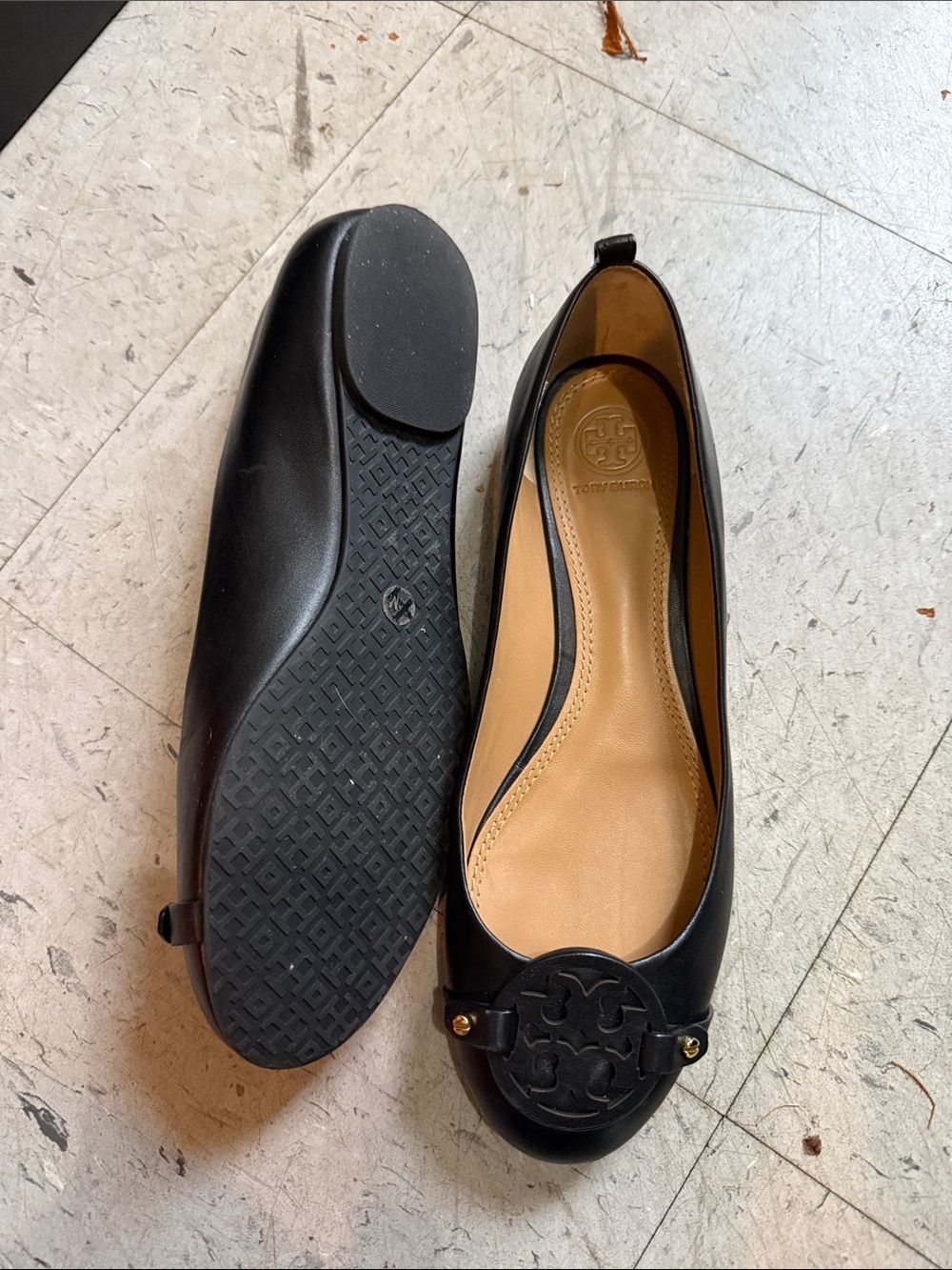 Tory Burch Black Leather Logo Ballet Flats - Picture 4 of 5